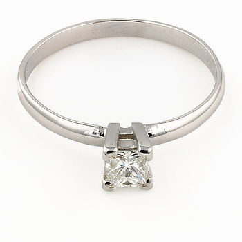 18ct White Gold Diamond 22pt Solitaire Ring Size M